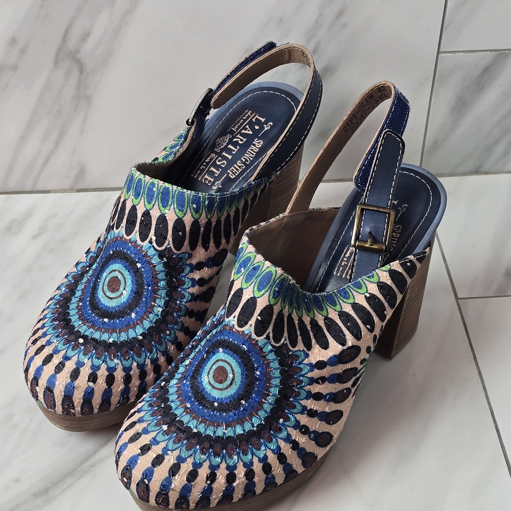 Chic Patterned Mules in Blue and Green